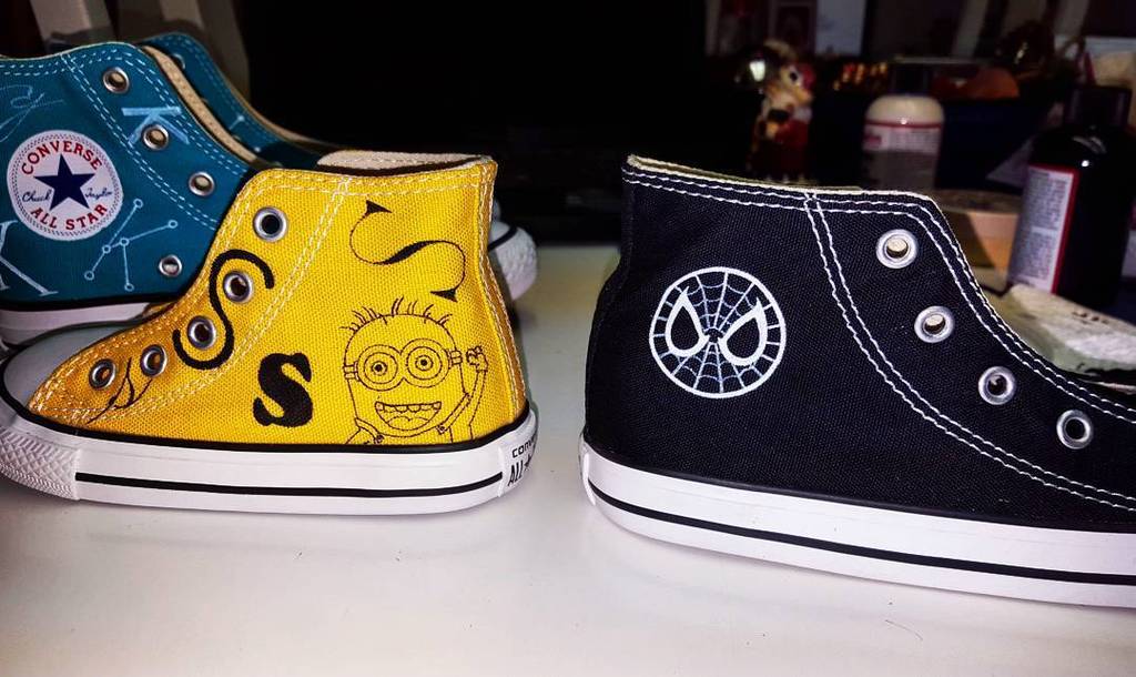 CustomSwaves's tweet image. Xmas eve painting for all my nieces and nephews 😊😊😊 #swaves #customshoes #converse #chucks #chucktaylor #angelussho…