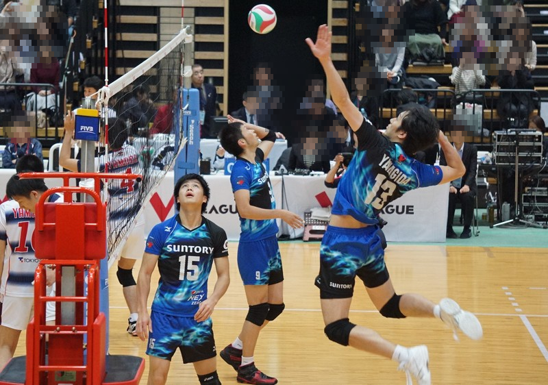 Noblin 15 11 22 柳田将洋選手のスパイクフォームはいつ見ても綺麗 ｖリーグ サントリー 柳田将洋 T Co B8qgztozcl