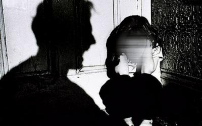 DailyhuntApp's tweet photo. As child rapes rise, women lawyers demand castration #ChildrenInIndia #childrape
https://t.co/k73g2Z2S94 https://t.co/hocmOtKZWY