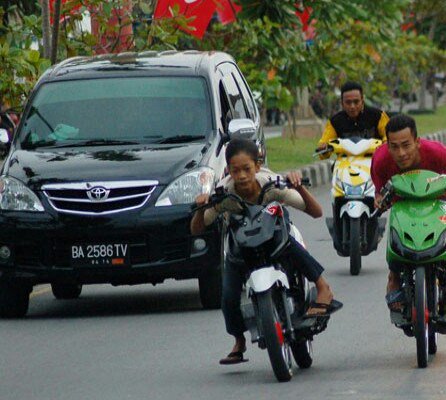Balap Liar Mesin Pembunuh Mengerikan di Tahun 2015 - infojatengnews.com/2015/12/31/bal…