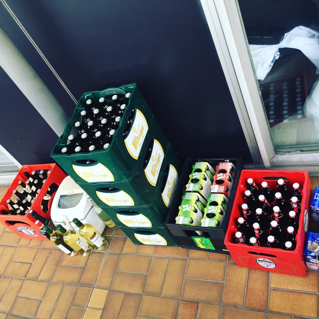 PietSmiet's tweet photo. Bier https://t.co/Y5IJlPJDpz