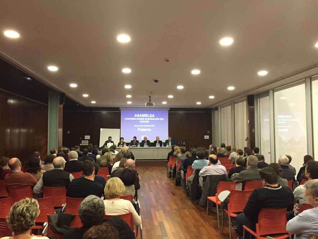 beFarmaES's tweet photo. #beFarma estuvo presente en la asamblea debatiendo sobre la aplicación de la subvención del copago en @micofvlc. https://t.co/wW6jIBAn17