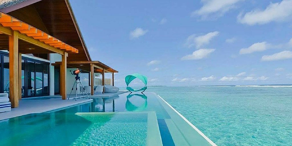 Семья на пляже. Отель бэст аланья. Lamai apartment 3 таиланд о. Best holiday 2. Вилла на мальдивах большая.