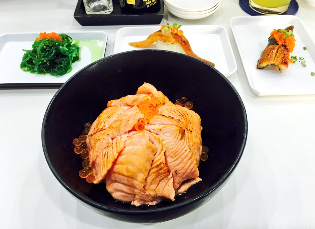 ToommengT's tweet photo. หม่ำส่งท้ายปีกับแซลมอนอาบุริด้ง อุนางิ ปลาไหลทะเล และยำสาหร่าย #Kobune @aroii #อร่อยบอกต่อ #อร่อยไปแดก #อร่อยข้ามปี https://t.co/xW9xvNr64v