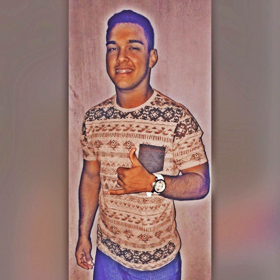 lcRodrigues23's tweet photo. Quase sempre é muito cedo pra ser tarde demais… ⏰⏰⏳ #thuglife #saidinhadeleve #vainamorabobo https://t.co/BG1QsmsD2x