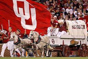 CollegeFootbaIl's tweet photo. Which team extends their season with a WIN Tonight?
RT for Tigers
Fav for Sooners
#ClemVsOU https://t.co/kXhgKSTO4r