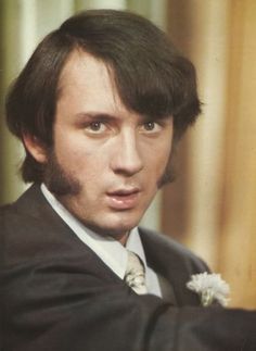 HAPPY BIRTHDAY CAPRICORNS! (Michael Nesmith (12.30.42) born in Houston, TX...)  