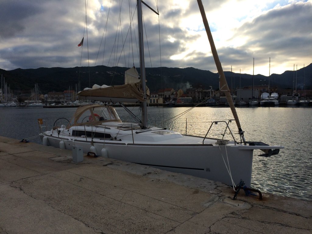 chiarasoriente's tweet photo. Port de Macinaggio. Cap Corse.
Atterraggio ⛵️⚓️⛽️🌄
#alwayssailing https://t.co/9STxAqmvPf