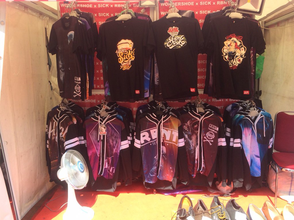 Hello heroes..yuk mampir ke booth <a href="/sick_indonesia/">IG: sickculture</a> milik buluk dan <a href="/RobinetStore/">Robinet Store</a> di jakloth...#bersulang