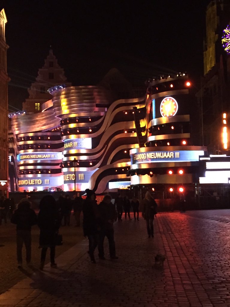 RealKateRyan's tweet photo. #huge #stage #poland #soundcheck https://t.co/D2uW5b6iUw