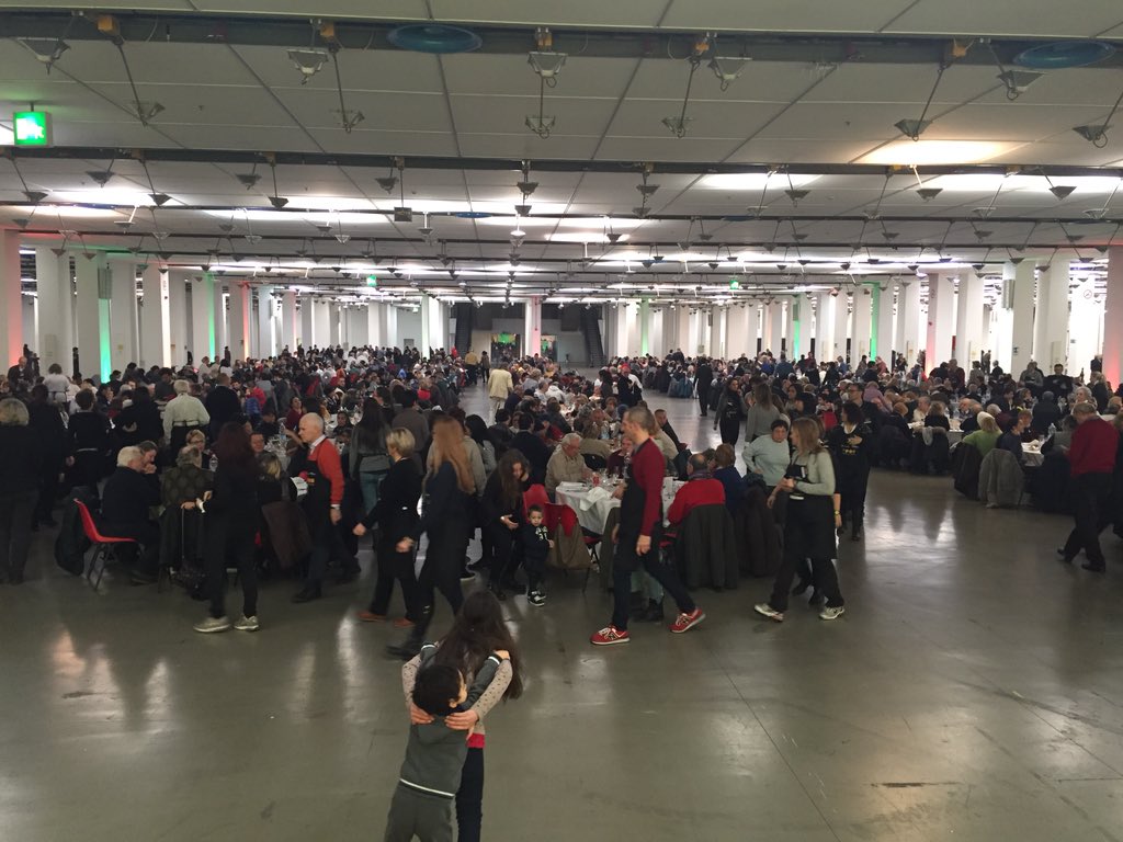 <a href="/BAlimentarePiem/">BancoAlimentare Piem</a> <a href="/ChicChefs/">Chic</a> @GigiPadovani <a href="/LingottoFiere/">Lingotto Fiere Torino</a> #cenaamille su #Sat2000  youtu.be/SL2gnzi8la0