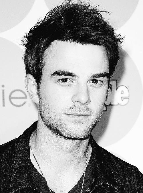 RTandFAVships's tweet photo. Nathaniel Buzolic 
{♥}
RT if → HOT.
FAV if → NOT. https://t.co/zGb05EmNdm