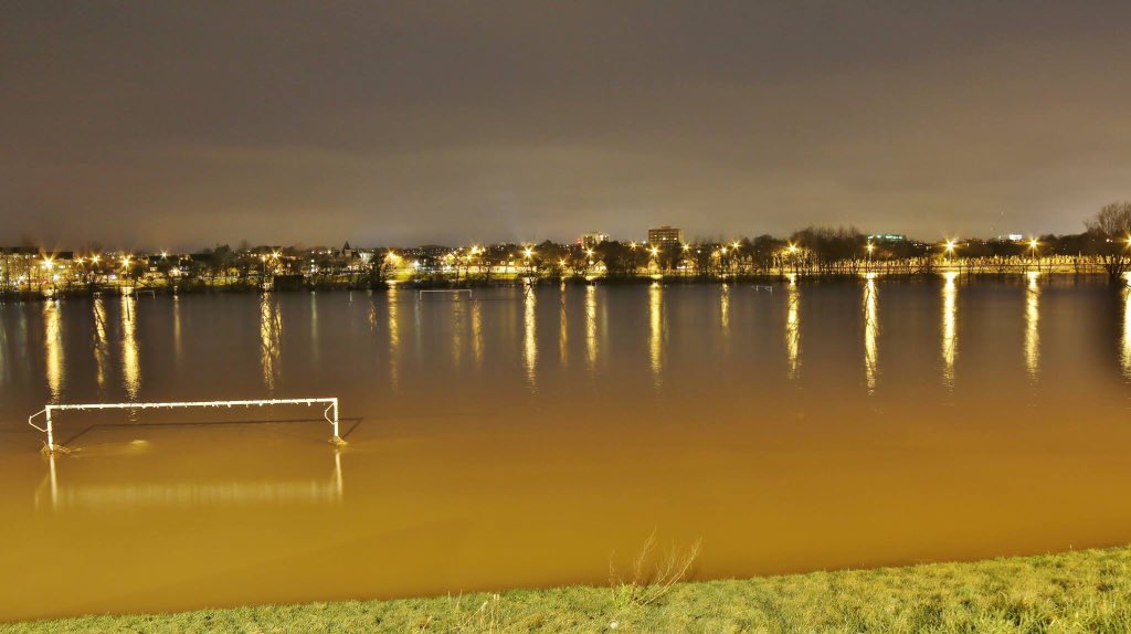 Some incredible pictures of #floods at Duthie &amp; Inverdee #Aberdeen last night. Superb images by GFP Photography.