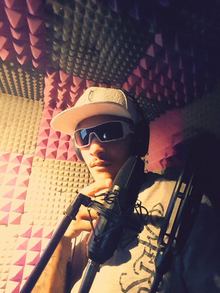 DaY0ungProdigy's tweet photo. Turn down 4 what https://t.co/Bw3eIIzQAW