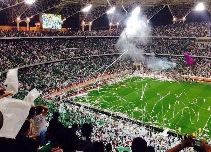 nb_51_'s tweet photo. من الجنوب الى جده لعيون الملكي وفالنا الفوز بإذن الله 💚❤️
#الاهلي https://t.co/TM5XHln3lm