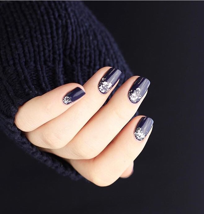 essie_DE's tweet photo. Die Nacht der Nächte naht... Mit welchen #SilvesterNails begrüßt ihr das Neue Jahr? #regram @LittleEmmalein https://t.co/Re61ZiK7Nt