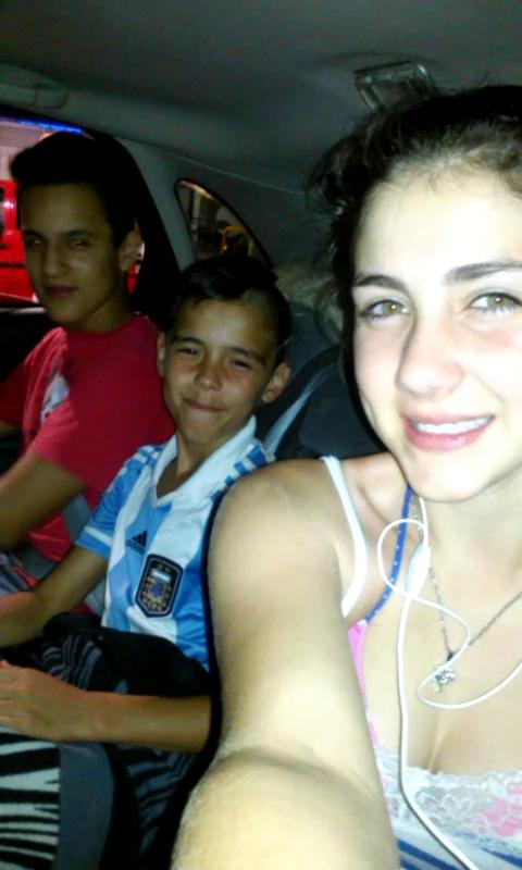 feuliencamii's tweet photo. Rio cuarto #PrimerParada :3 #Hermanos #CaritaDeSueño :3 https://t.co/zSktGKWy7d