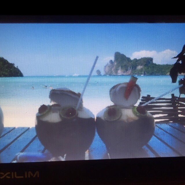 Pretty_green_ey's tweet photo. Glad it's not too hot over here 😰😰 #love #phiphi #happynewyear https://t.co/TSJxXnv45I