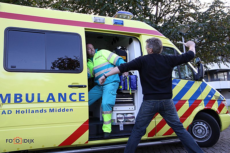 Handen af van onze hulpverleners! Niet alleen vannacht, maar altijd! <a href="/hulpvoorhulp/">Hulp v Hulpverleners</a> @ambulancehm @PolitieKatwijk