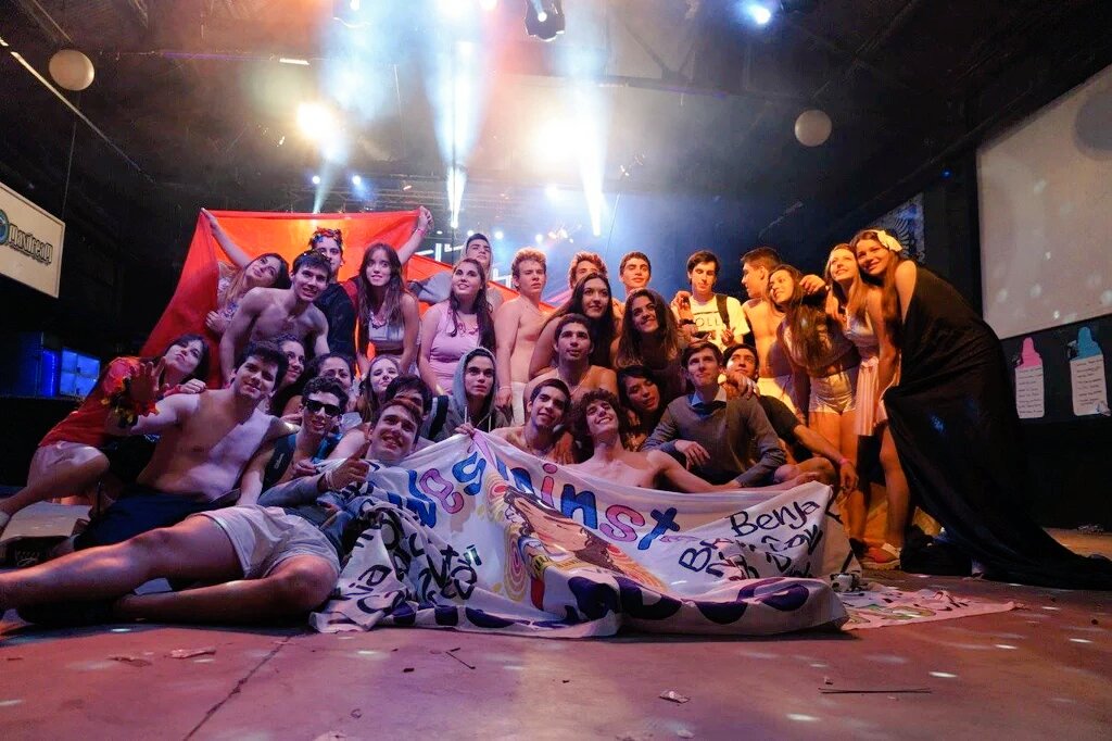 2015Westminster's tweet photo. Se termina el año pero la 2015 queda para siempre ❤💙💛 #27N #LaBandaDelNene https://t.co/j2htDs16PU