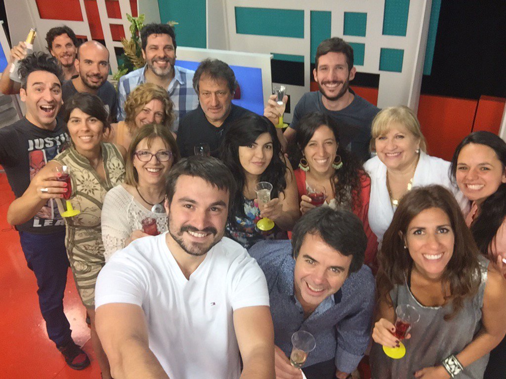soy__martin's tweet photo. Brindis de fin de año en @banda3punto0  cc @tvnoe @Tomas_Reynolds @mikesonido @eltatoyoung @NuriaAmOK https://t.co/5cTmV1Vt80