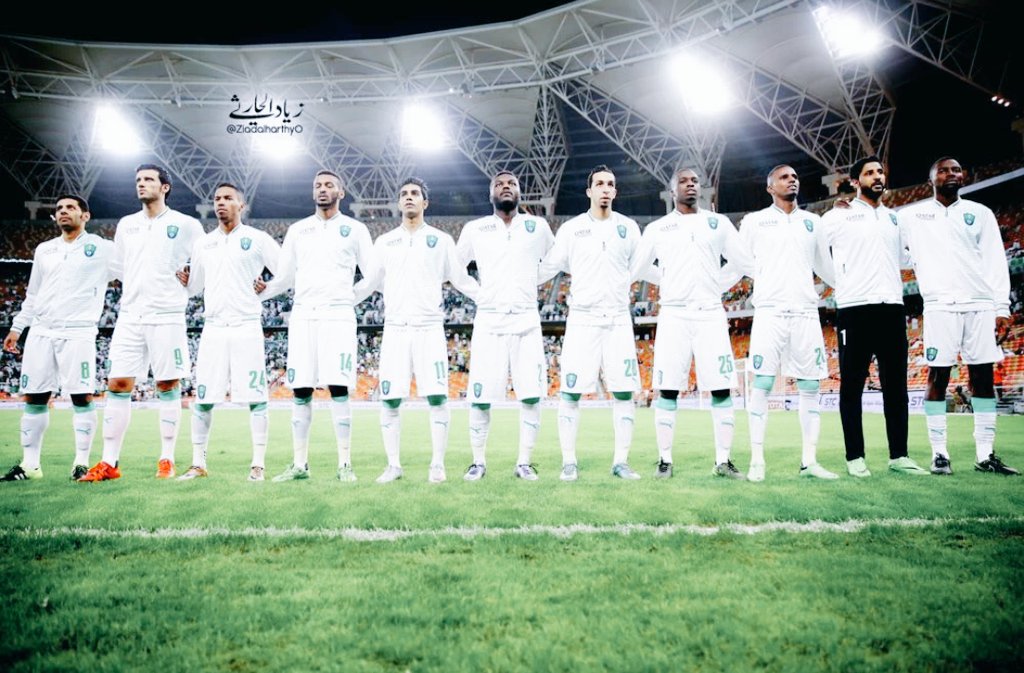 Slloom1937's tweet photo. طابت أوقاتكم
بكل أمانيكم
يا ملوك وملكيات💚
مسائكم أخضر ملكي
ب طلة الملكي💚👑💚
فالنا الفوز والتأهل
بإذن الله تعالى🌹💚 https://t.co/r5aUiHxd9h