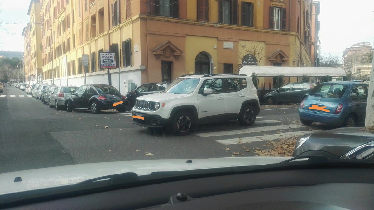 Piazza Carracci angolo Masaccio <a href="/romafaschifo/">Roma fa schifo</a> Quale sicurezza? <a href="/raffaeleclement/">Raffaele Clemente</a>
