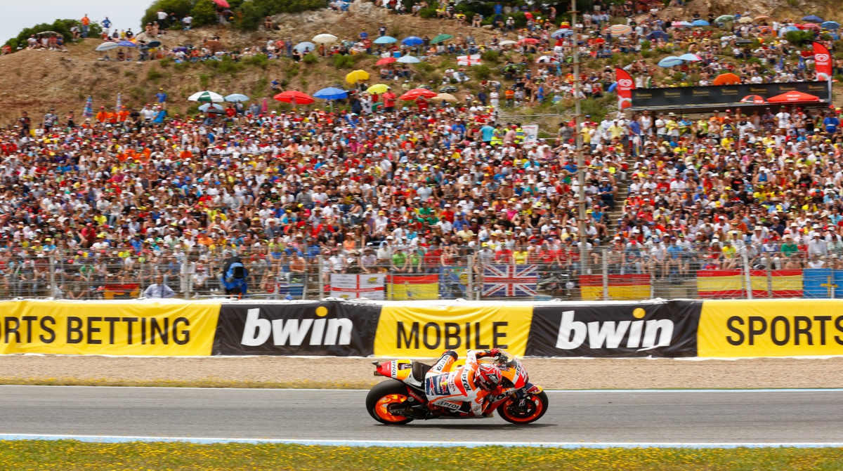 HistoriaJerez's tweet photo. #Recordandoel2015 GP España Motogp https://t.co/ShsaNpdeNw