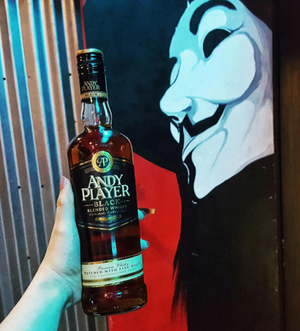TheAndyPlayer's tweet photo. New Year’s Eve is upon us. Celebrate it with a bottle of Andy Player. Photo by @coleengarcia (IG). #HaveYouMetAndy https://t.co/dKLCe7uiAR