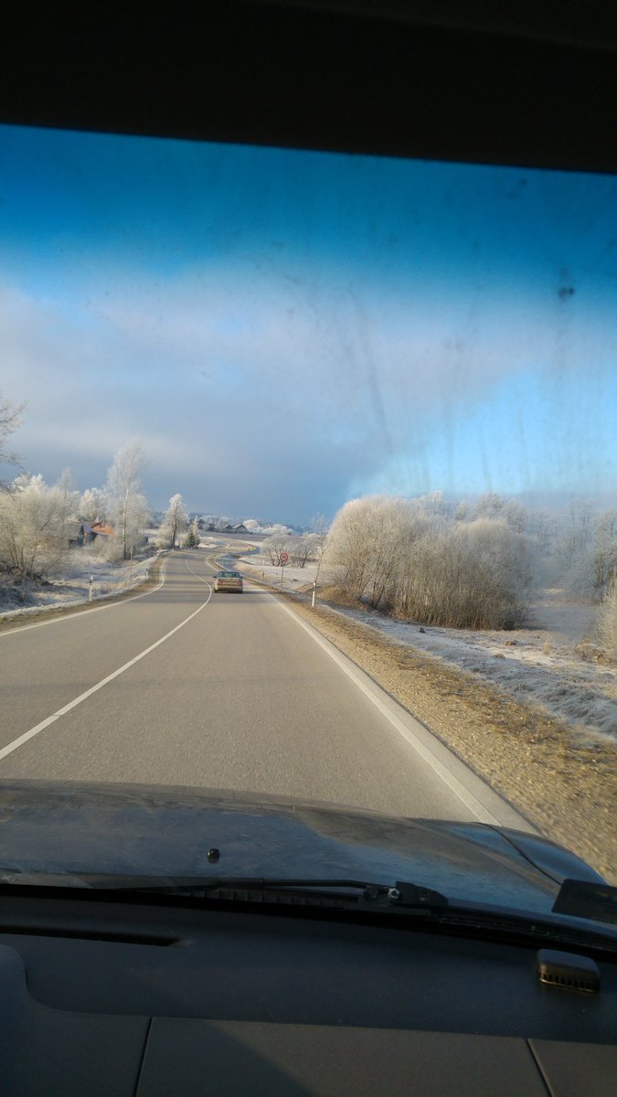 ivopukis's tweet photo. Šodien daba rūpējas par svētku noskaņojumu. Lai Jums labi pavadīt veco un sagaidīt Jauno gadu! https://t.co/lUe1fte4fm