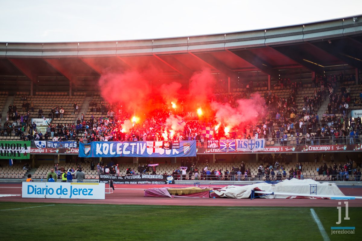 HistoriaJerez's tweet photo. #Recordandoel2015 Ascenso del @XerezDepor_FC https://t.co/Egk0mwW1Wg