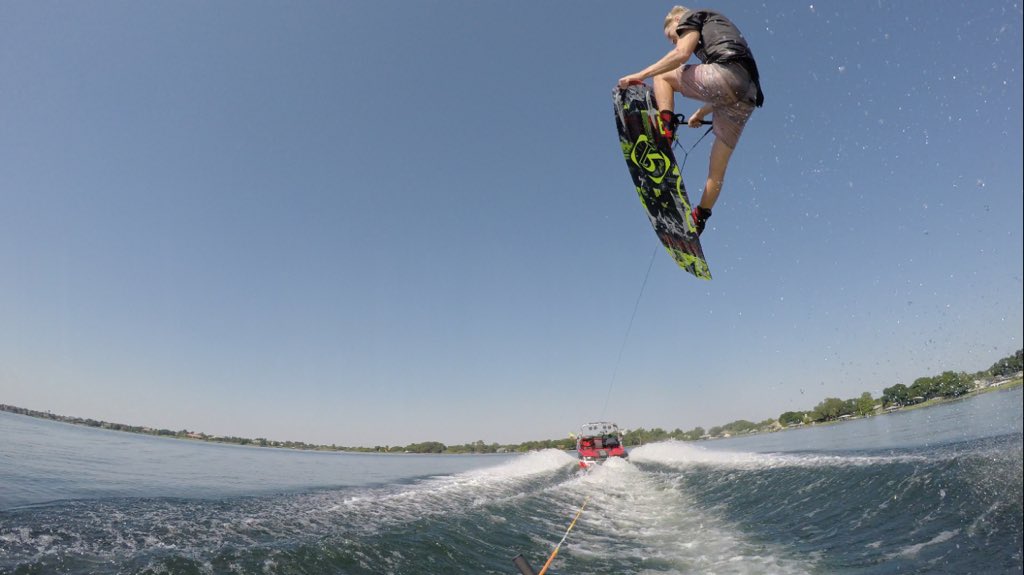 DanNottWake's tweet photo. Coming into 2016 like. ππ»π₯ #ronix #monsterenergy #mastercraft2015 #Wakeboarding #cowakes #cominginhot #2016 #newyear https://t.co/MkujgsEFtV