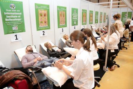 HHShowUK's tweet photo. #Flashback15: Highlights of #HolisticHealth15 : https://t.co/heQ8htpjlY #Hypnotherapy @InfinityDerby #Reflexology https://t.co/TUZWiN8atA