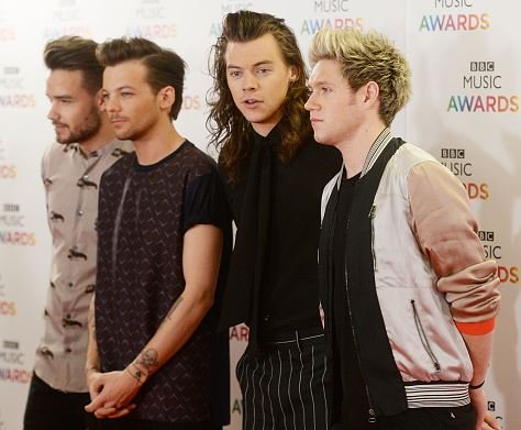DailyBrewGossip's tweet image. One Direction Fans Thank Band For An "Amazing 2015"... #msgr #msgrocks #msg dailybrew.com/b/7233692