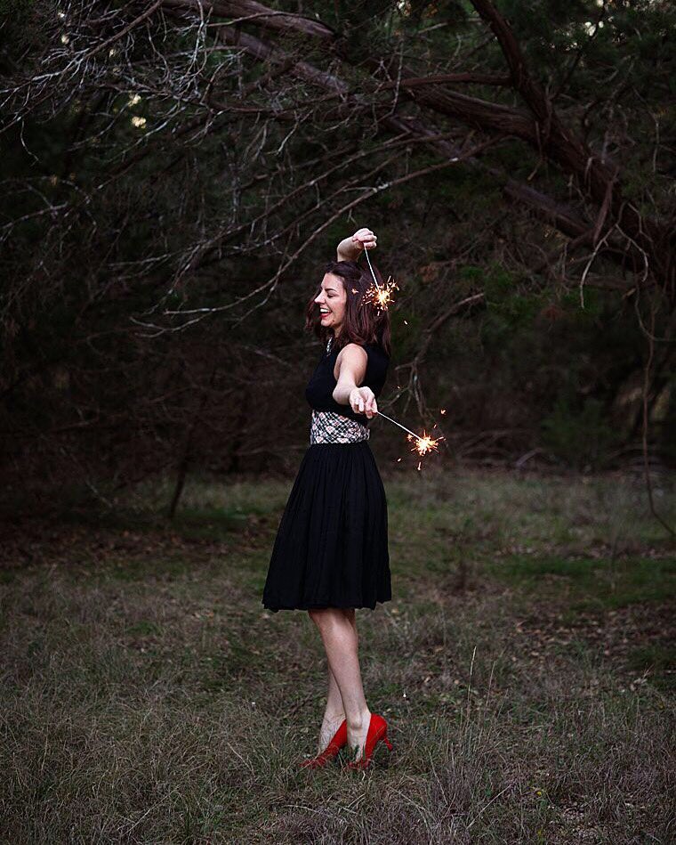 DalenaVintage's tweet image. Gonna be doing some of this tonight for sure! #NewYearsEve #ATXweekend