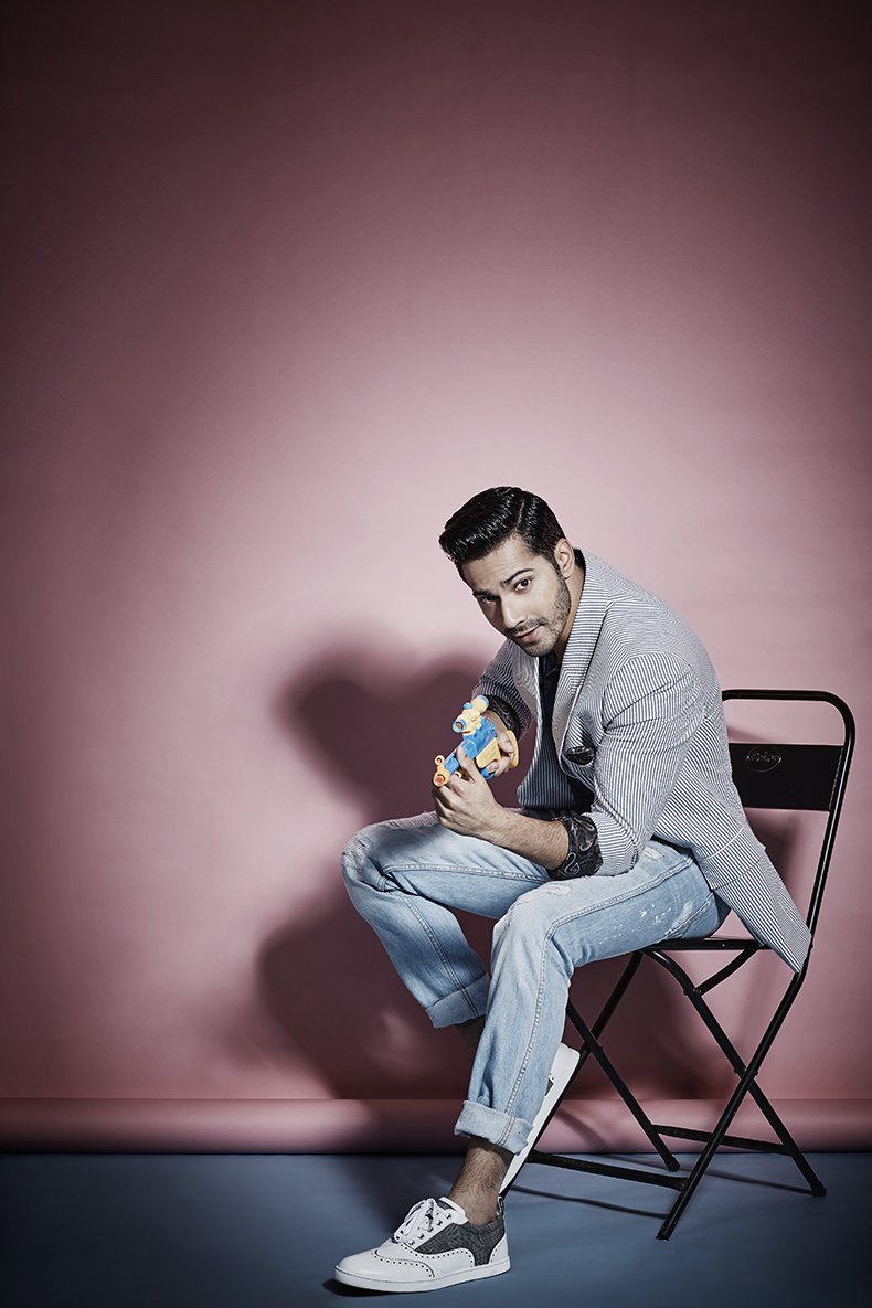dilwalelovers's tweet photo. @Varun_dvn !!!!!! https://t.co/nTgFOrMlpW