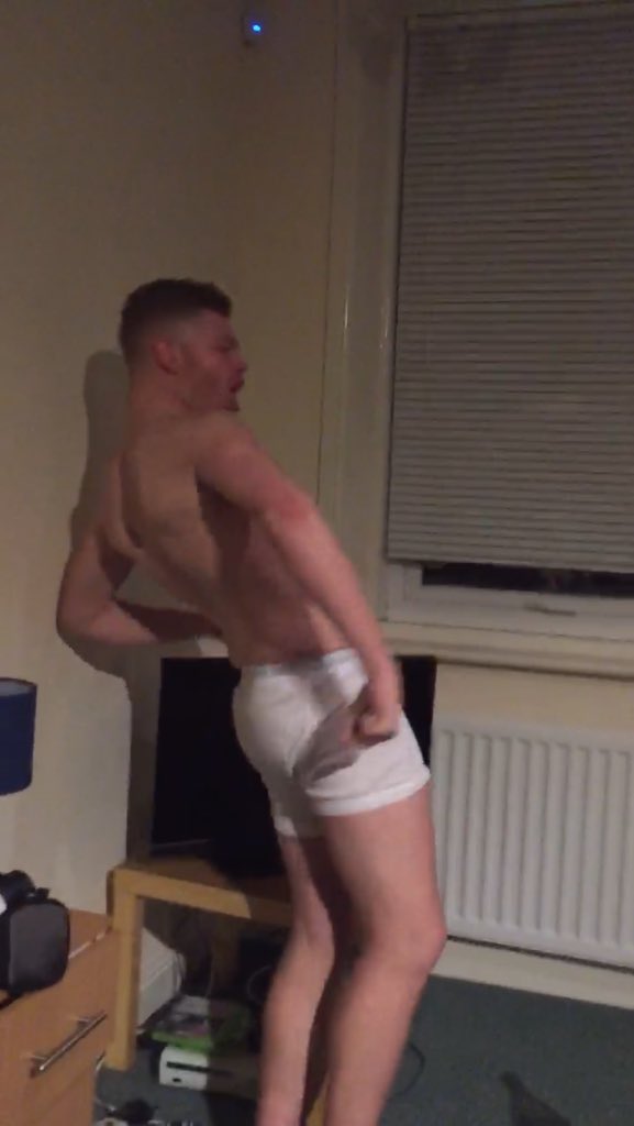 Calb1888's tweet photo. Someone say Leeds??? @tom_w_s @jackdux @JamesKearsley_ @Payne_Charlie @CharlieEllis93 https://t.co/hxzpeTtC4e