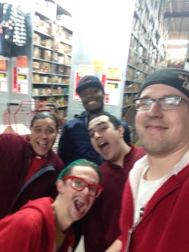 shink0110's tweet photo. #1375 #onebigteam so much fun overnight for the week. Thanks for the great time. https://t.co/D3sbMGNgve