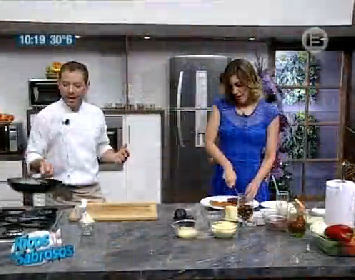 RicosSabrosos's tweet photo. Estamos con una super invitada de Lujo, hoy cocinamos con @LuSapena https://t.co/RI506VRHxo