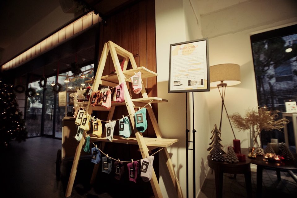 많은 분들과 함께했던 
헨릭 빕스코브와의 행복한 추억,
그 마침표.

오늘, 마지막까지 함께해주신 
많은 분들께 진심으로 감사드립니다.

아듀 2015 &amp; 헨릭 빕스코브!
2016년엔 컬러풀하게 만나요 :)