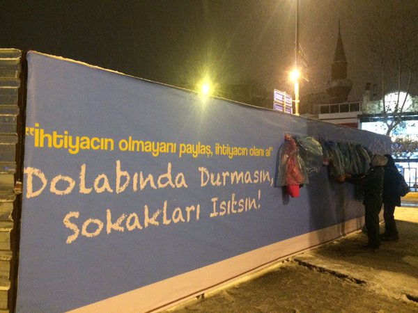 sokaklariisitin's tweet photo. İhtiyacın olmayanı paylaş, ihtiyacın olanı al. Dolabında durmasın, sokakları ısıtsın #SokaklarıIsıtın https://t.co/IiN9hGk1Hs