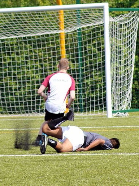 RiggRut's tweet image. .@jamesa18 sent for a pint of milk by @__SteveSmith in Alumni match popping his shoulder out #EpicFall #RiggRut2015