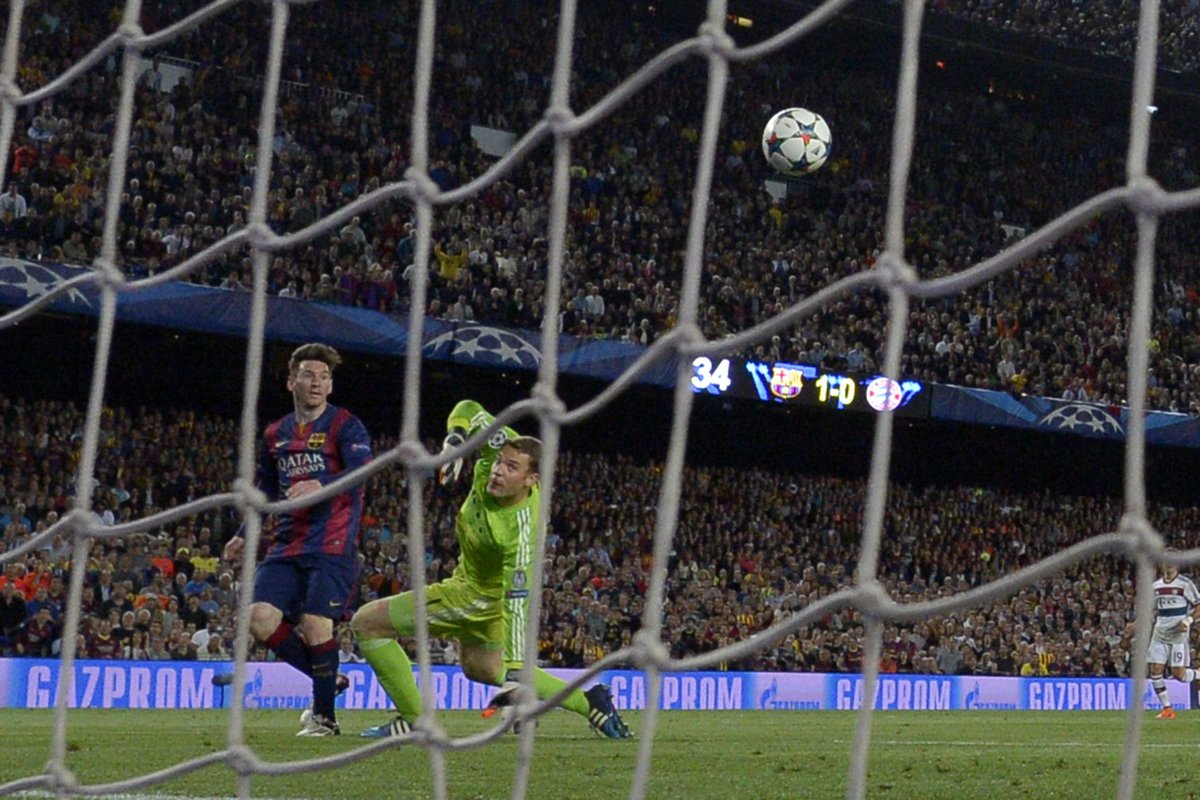 SkySports's tweet photo. Photos of the Year:

THAT goal. Lionel Messi bamboozles Boateng before lobbing Manuel Neuer in #UCL semi-final https://t.co/gX2j7ZHklj