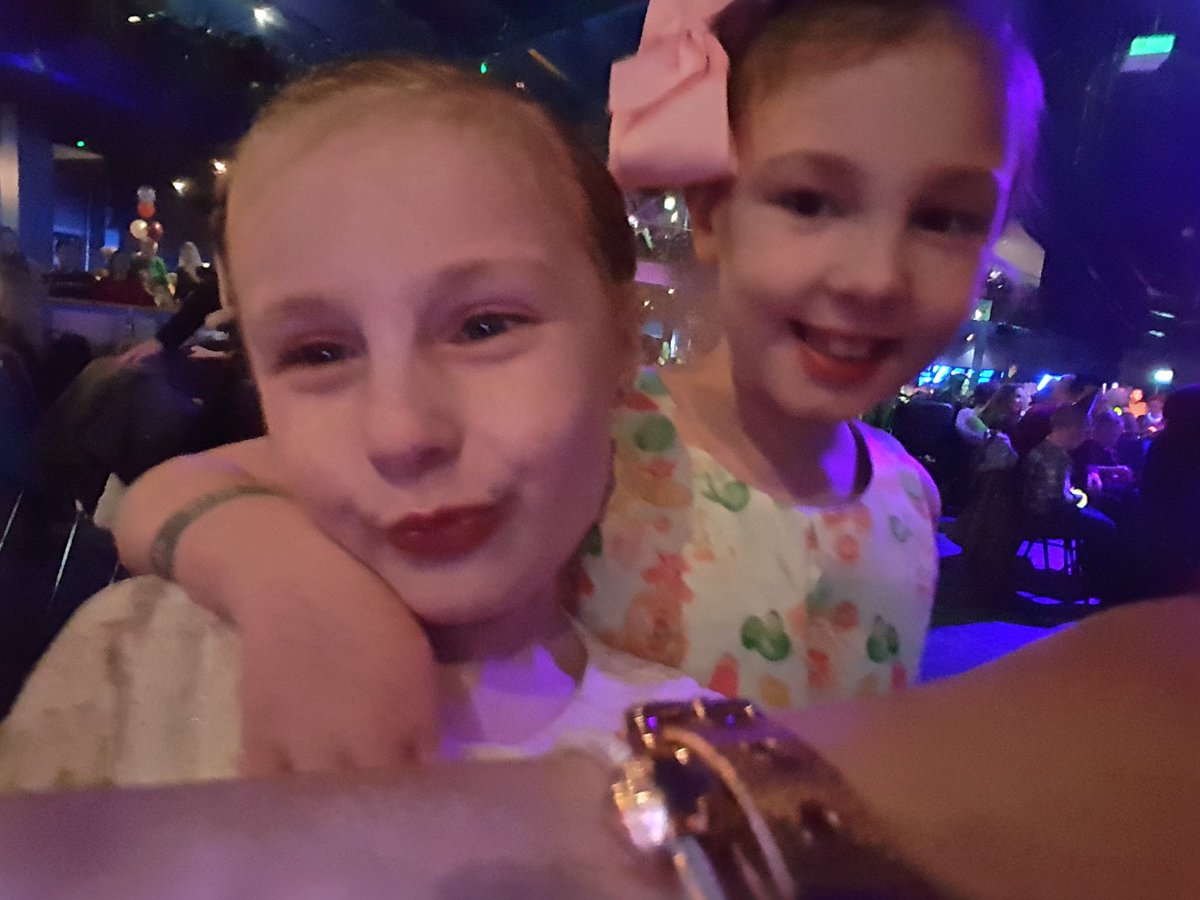 kerryellis2012's tweet photo. Woohoo party time at #butlinsbno @butlins https://t.co/XMw8qvcFB6