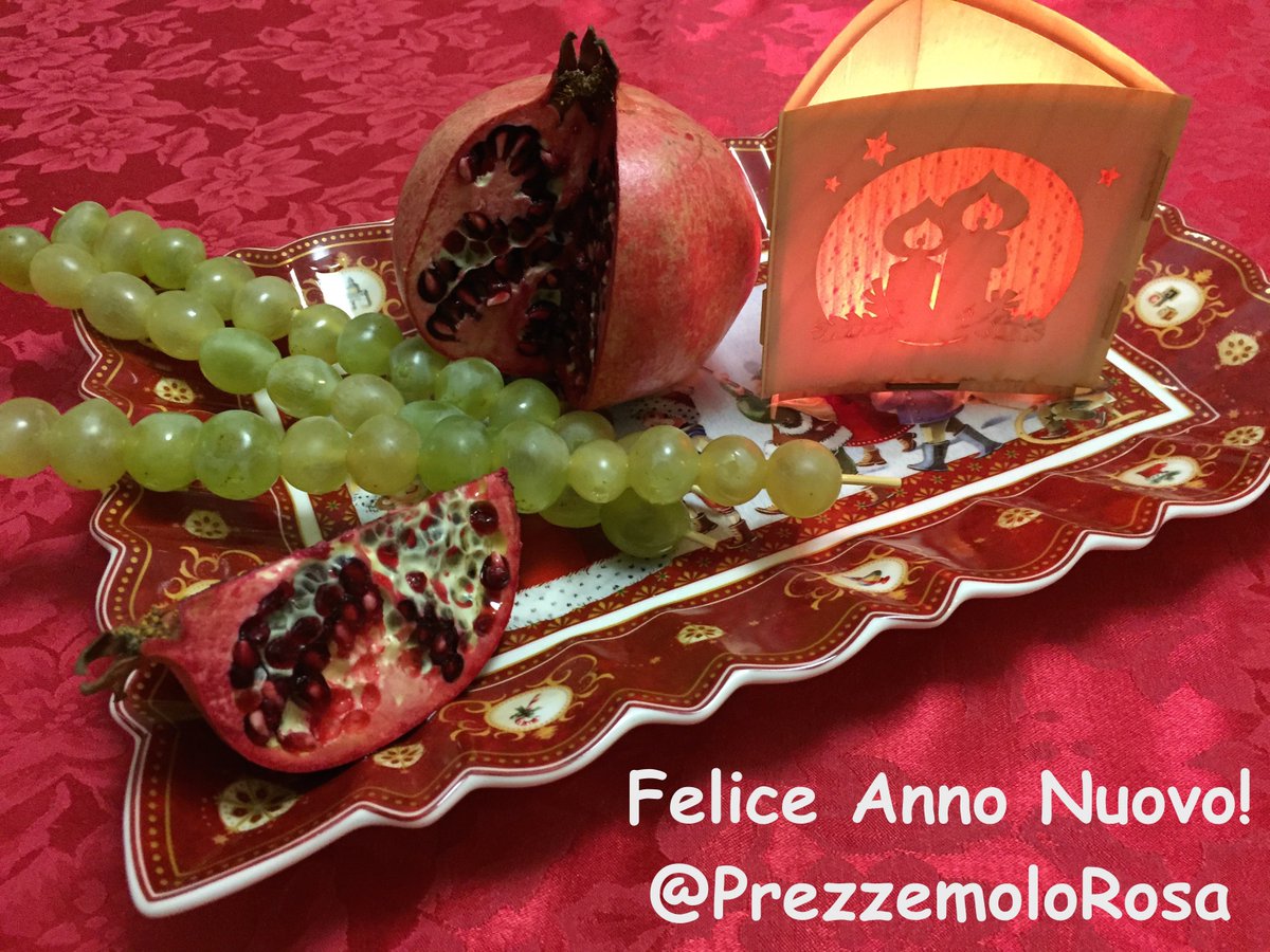 PrezzemoloRosa's tweet photo. #FeliceAnnoNuovo #HappyNewYear #Comingsoon2016 #kisses https://t.co/UoVWMqwDVR