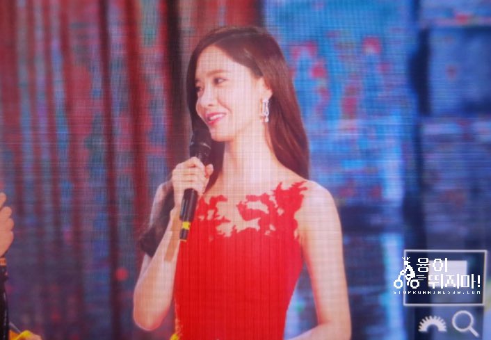 [PIC][31-12-2015]Hình ảnh mới nhất từ "2015 MBC Gayo Daejeon" của SNSD + MC YoonA - Page 4 CXkATGcUkAMNr1l