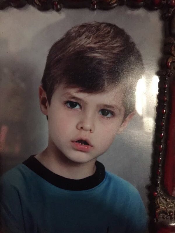 UmaAdrPraSempre's tweet photo. E ele foi crescendo... e assim se tornou o maior gamer do Brasil!!
#Rezendeevil5Millions @rezende_evil #ADR https://t.co/dPlqeRNF0I