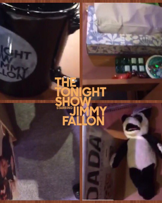 MommyMagic111's tweet photo. That time @jimmyfallon showed us what was in his @FallonTonight desk & totally made my day! ๐#ThrowbackThursday2015 https://t.co/R4DwKSGOpa