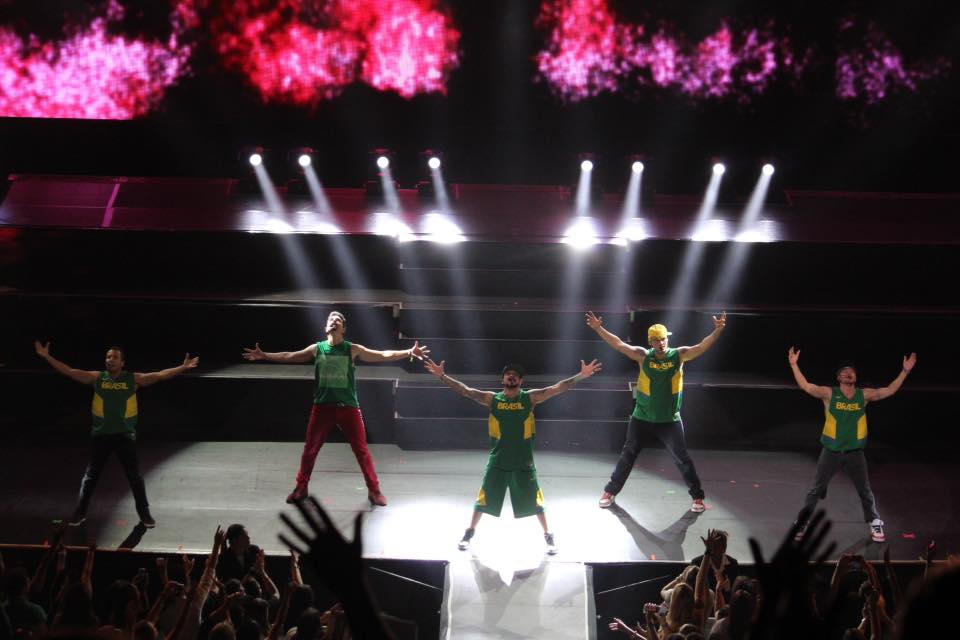 backstreetboys's tweet photo. #BSB2015 wouldn't have been complete without #BSBinBrazil ๐ง๐ท https://t.co/Q7Q2Frco9x