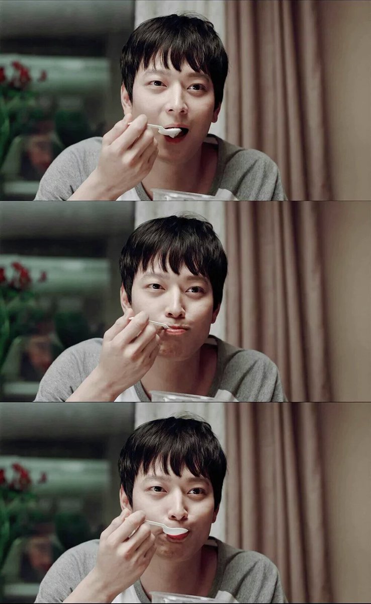 BBkimbo_'s tweet photo. 네.....올해로 36살 되시는분입니다 https://t.co/rGBiNAVqT9